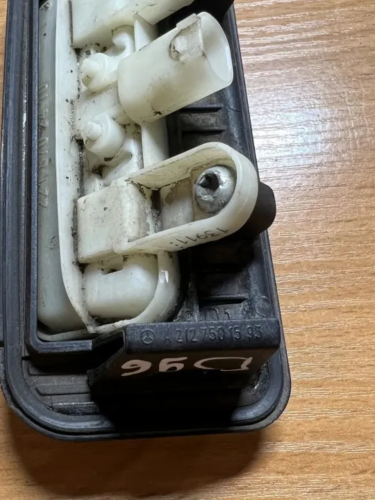 OEM D96 baklucköppningshandtag för Mercedes-Benz E W212 image 4