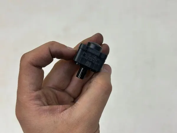 Câmara traseira Citroen C4 X OEM 9847393680 image 7
