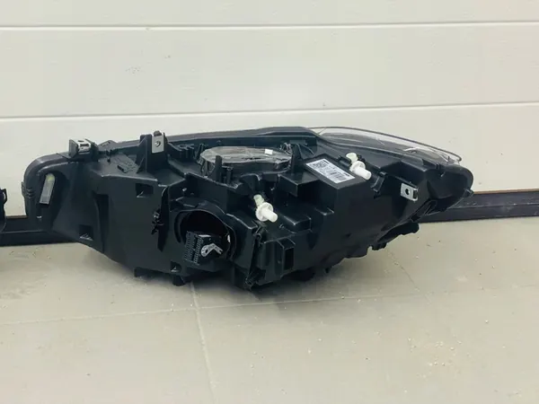 BMW 4 F32 F33 F36 LCI Faróis Dianteiros Full LED image 8