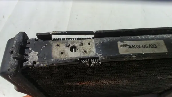 AUDI A4 S4 B6 B7 4.2 Radiador de agua 8E0121212A image 5