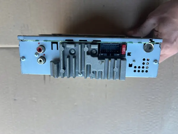 Radio CD Pioneer OEM DEH1600UBA para Audi A4 B5 1999-2001 image 3