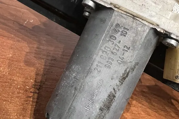 Elevador de vidro traseiro com motor MERCEDES-BENZ E (W211) OEM image 4