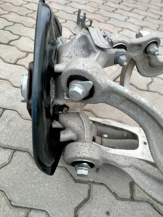 Audi Q7 Ophanging Draaipunt OEM 310126170807 Links Achter image 4