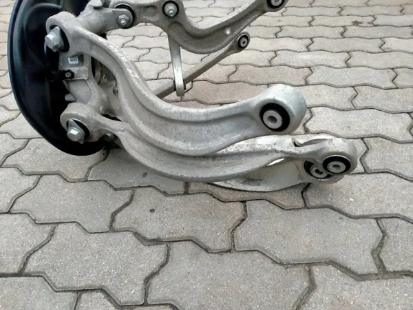 Audi Q7 Ophanging Draaipunt OEM 310126170807 Links Achter image 5