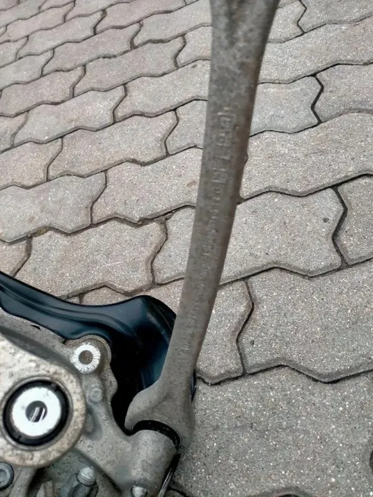 Audi Q7 Ophanging Draaipunt OEM 310126170807 Links Achter image 8