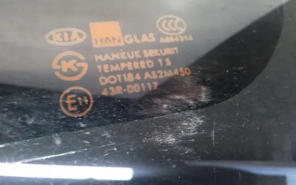 Kia Sorento bakluckeglas OEM 43R00117 - Begagnad image 4