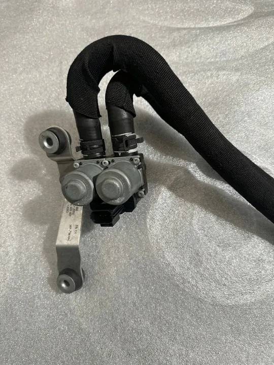 Audi R8 Verwarmingsregelventiel 1147412175 image 2