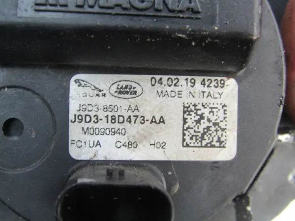 Jaguar I-PACE Vesipumppu OEM J9D3-18D473-AA image 4