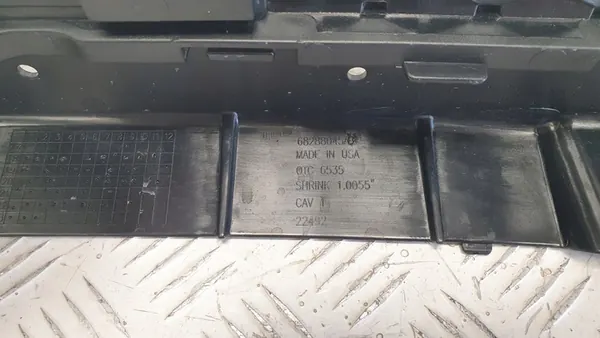 Jeep Cherokee KL V Front Bumper Grille 68288045ab image 7