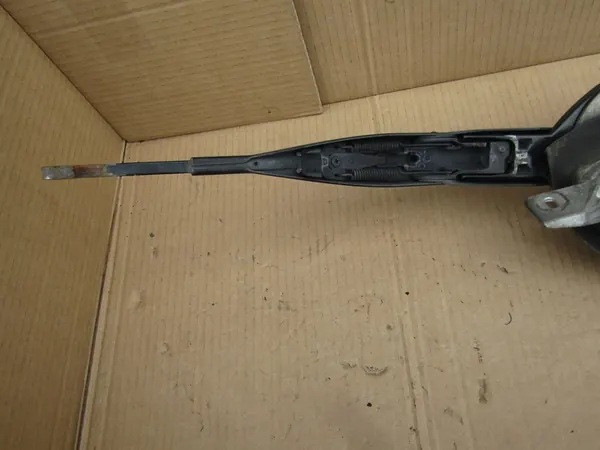 Etupyyhkijän moottorin mekanismi Mercedes W124 85-93 image 10