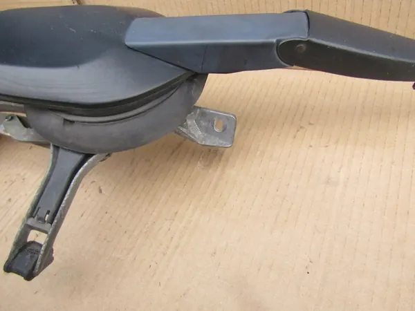 Etupyyhkijän moottorin mekanismi Mercedes W124 85-93 image 8