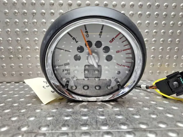 Mini Cooper R55 R56 Kello 9201396 image 2