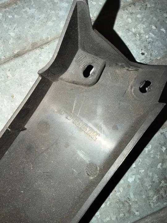 Iveco S-Way Pilarin Suojus OEM 5802357399/7007 image 3