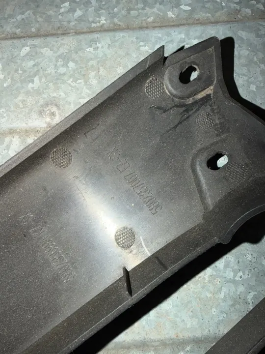 Iveco S-Way Pilarin Suojus OEM 5802357399/7007 image 4