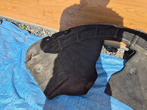 SKODA OCTAVIA II Etu Oikea Lokasuoja 1Z0809958B image 2