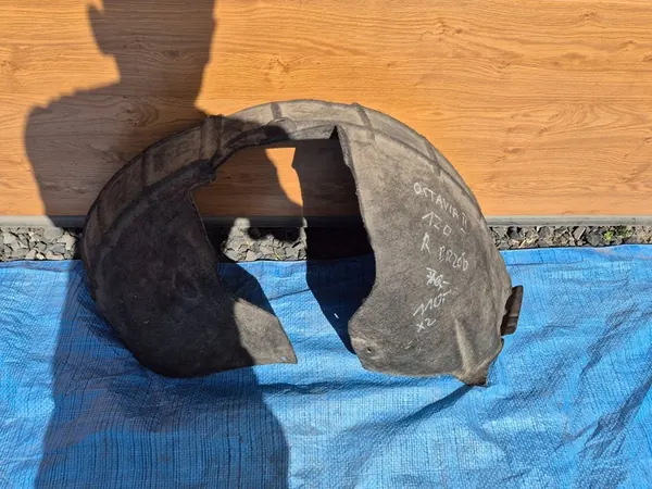 SKODA OCTAVIA II Etu Oikea Lokasuoja 1Z0809958B image 4