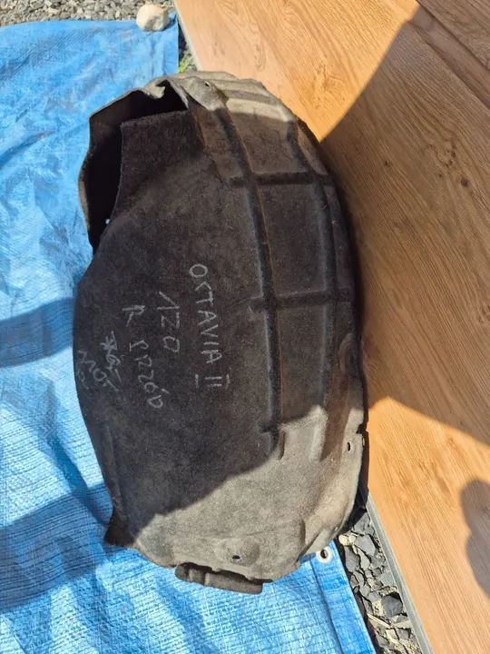 SKODA OCTAVIA II Etu Oikea Lokasuoja 1Z0809958B image 7