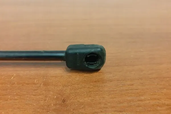 Atuador de porta-malas direito VW GOLF VII 5G9827550B image 9