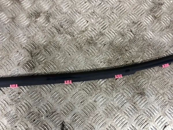Kia OE FBZ17896 Heckfensterleiste - Gebraucht image 3
