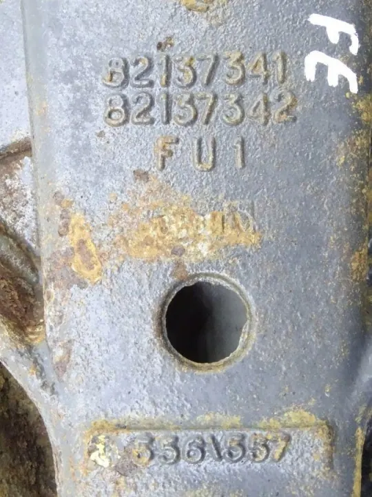 OEM 82137341 Jousenpidike Taka Oikea Volvo FE FL image 3