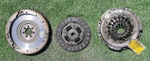 Conjunto de embreagem RENAULT KANGOO CITAN W415 301012572R 302103950R image 3