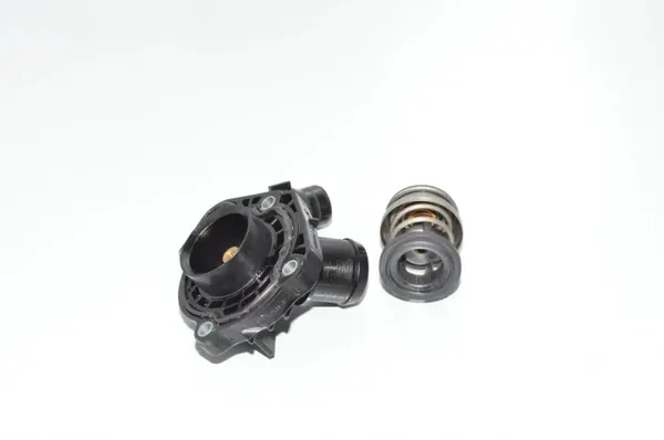Termostaatin kotelo OEM 11518577894 MINI F54-F60 image 3