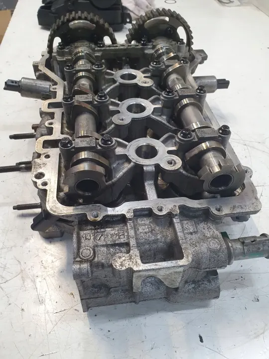 Cabeça do Motor com Árvores de Cames OEM 9671708880 Usada image 3