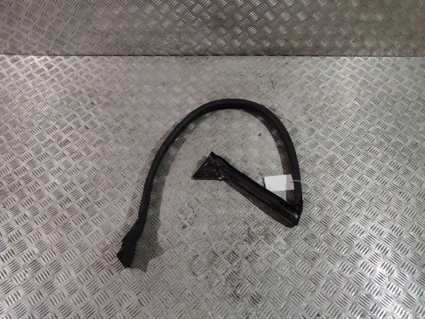 Ford Mustang VI 2016 Deur raamrubber OEM 32160040 image 4