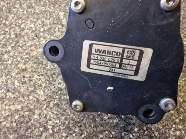 Tyhjiöpumppu OEM 05047967AB Chrysler 300M 2.4L image 3