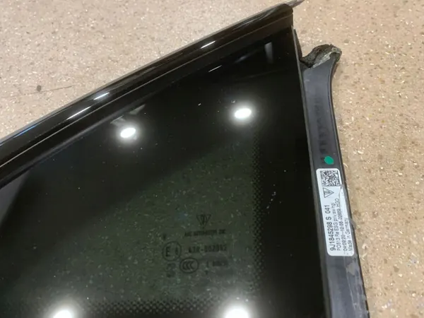 Porsche Taycan 4S 9J1 2022 rechter achterdeur ruit OEM 9j1845298 image 9