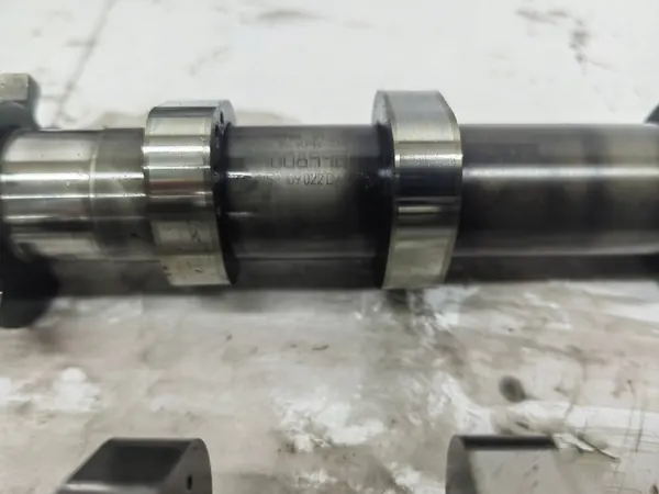 VW Touareg II 7P 3.0TDI Höger Kamaxel image 3