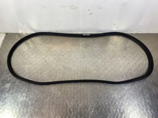 Junta de maletero Kia Stinger OEM FOB43231 - Usado image 2