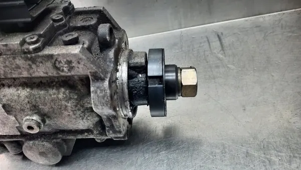 Brandstofpomp Opel Zafira A Astra G 2.2 DTI 5535A527 image 5