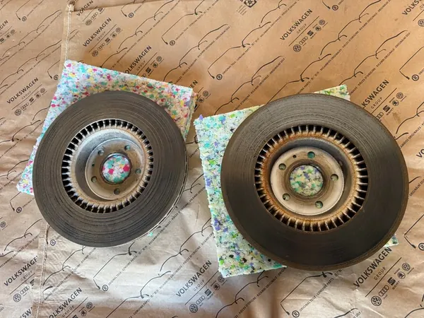 Discos de Freio Dianteiros AUDI A6 A7 C7 3.0 TDI OEM 4G0615301A image 2