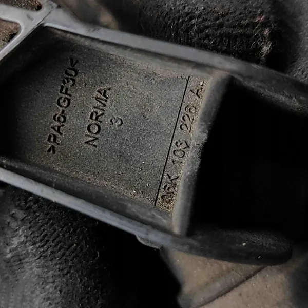 Öljyerotin OEM 06K103226A Audi A3 2.0L:lle image 6