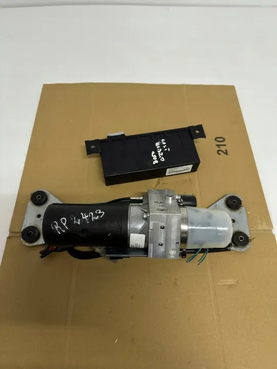 Mitsubishi Colt CZ3 kattopumppu OEM 0280161 image 2