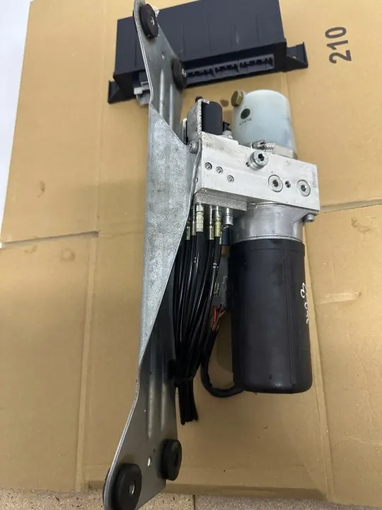 Mitsubishi Colt CZ3 kattopumppu OEM 0280161 image 6