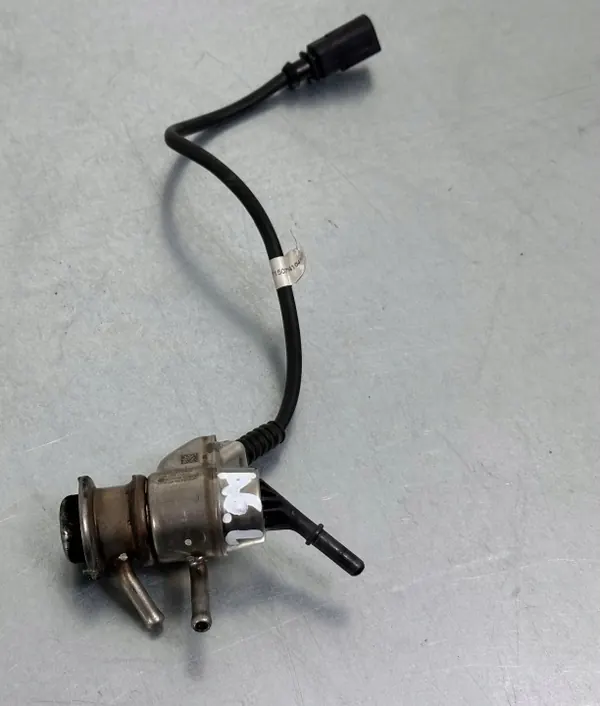 AdBlue-injector Audi VW 3.0TDI OEM 4G0131113C image 2