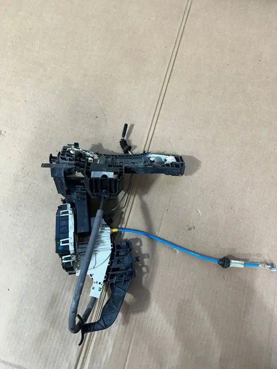 Fram höger dörrlås Mercedes B W246 M image 10