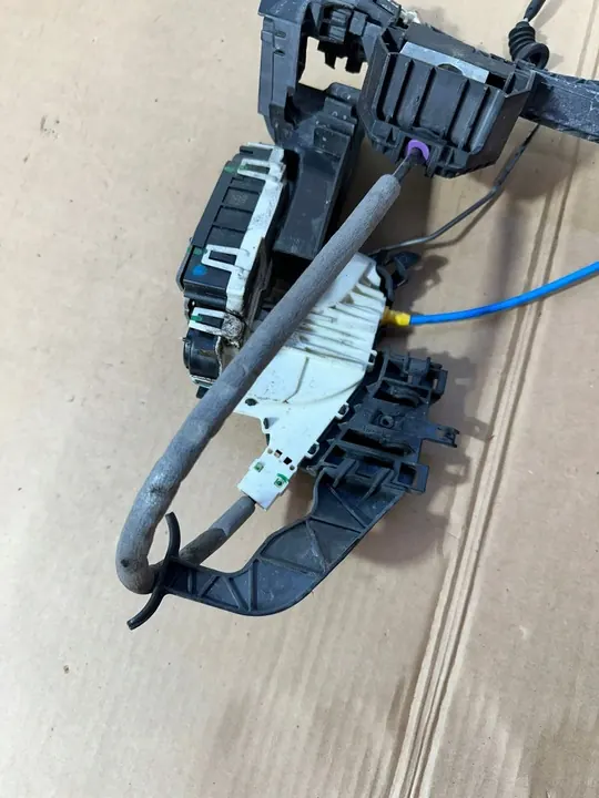 Fram höger dörrlås Mercedes B W246 M image 3