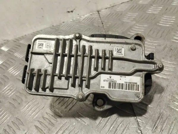 Moteur réducteur Maserati Levante 2019 OEM 670105823 image 6