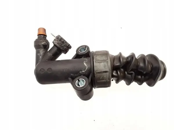 Mazda OE D65141920B Kupplungsaktuator - Gebraucht image 2
