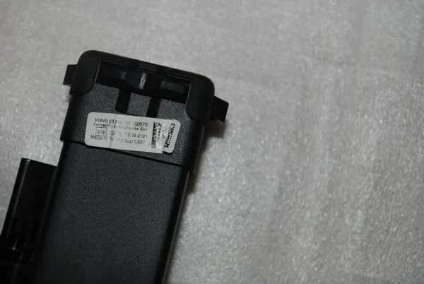 Volvo V60 II Cortina de Porta-Malas Preto OEM 31462676 image 9