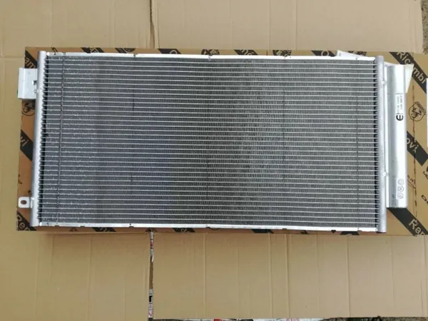 Condensador AC Fiat Tipo 2017 OEM 0052102801 image 2