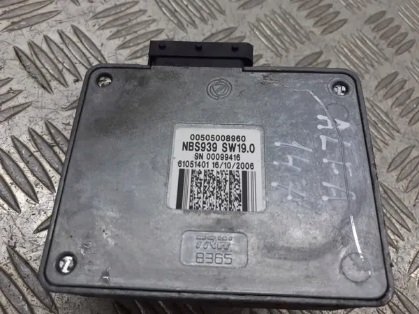 Serrure de direction OEM 61051401 pour Alfa Romeo 147 image 4
