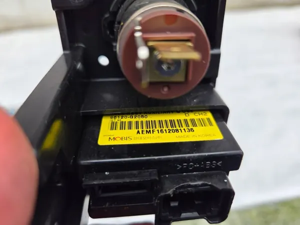 Hyundai USB-uttag OEM 96120-G2050 för i30 III image 3