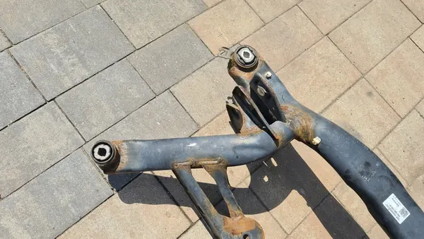 Volkswagen OE 5N0505235AF trave posteriore image 2