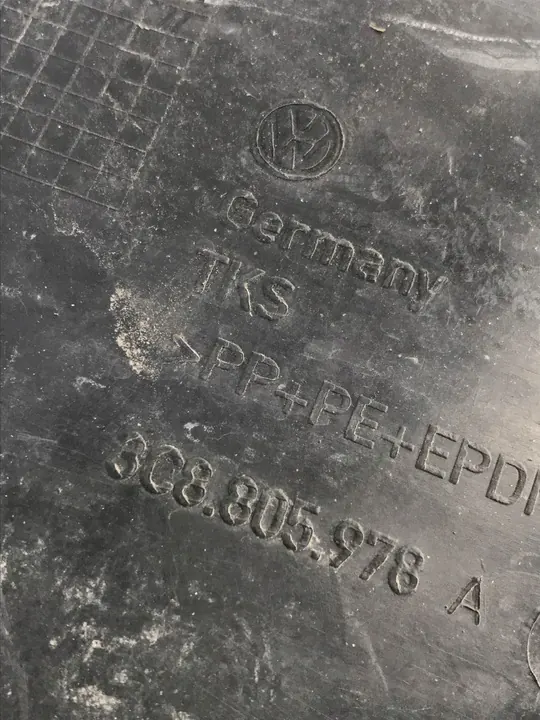 Front Right Wheel Arch VW Passat CC 3C8805978A image 4