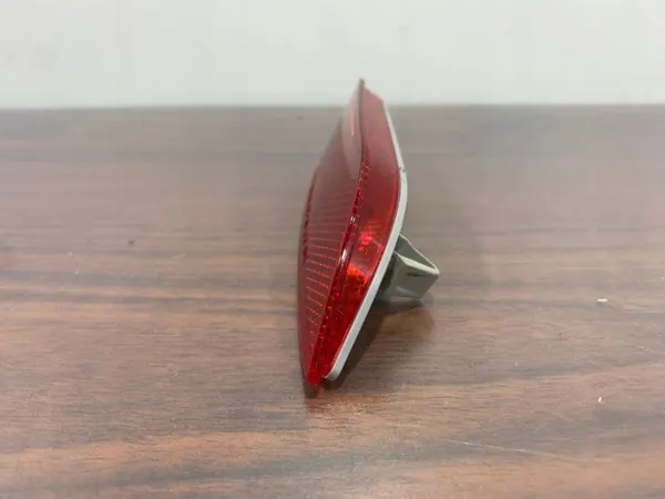 Subaru Ascent Rücklichtreflektor OEM FBZ25185 image 3