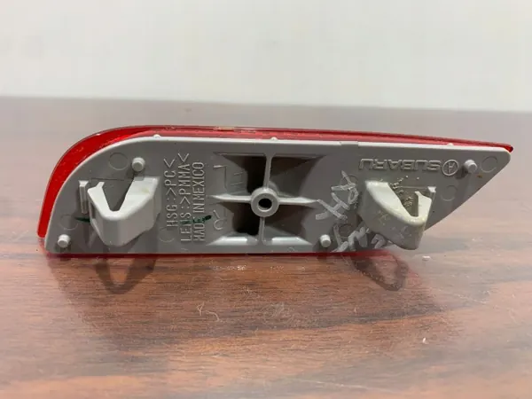 Subaru Ascent Rücklichtreflektor OEM FBZ25185 image 4